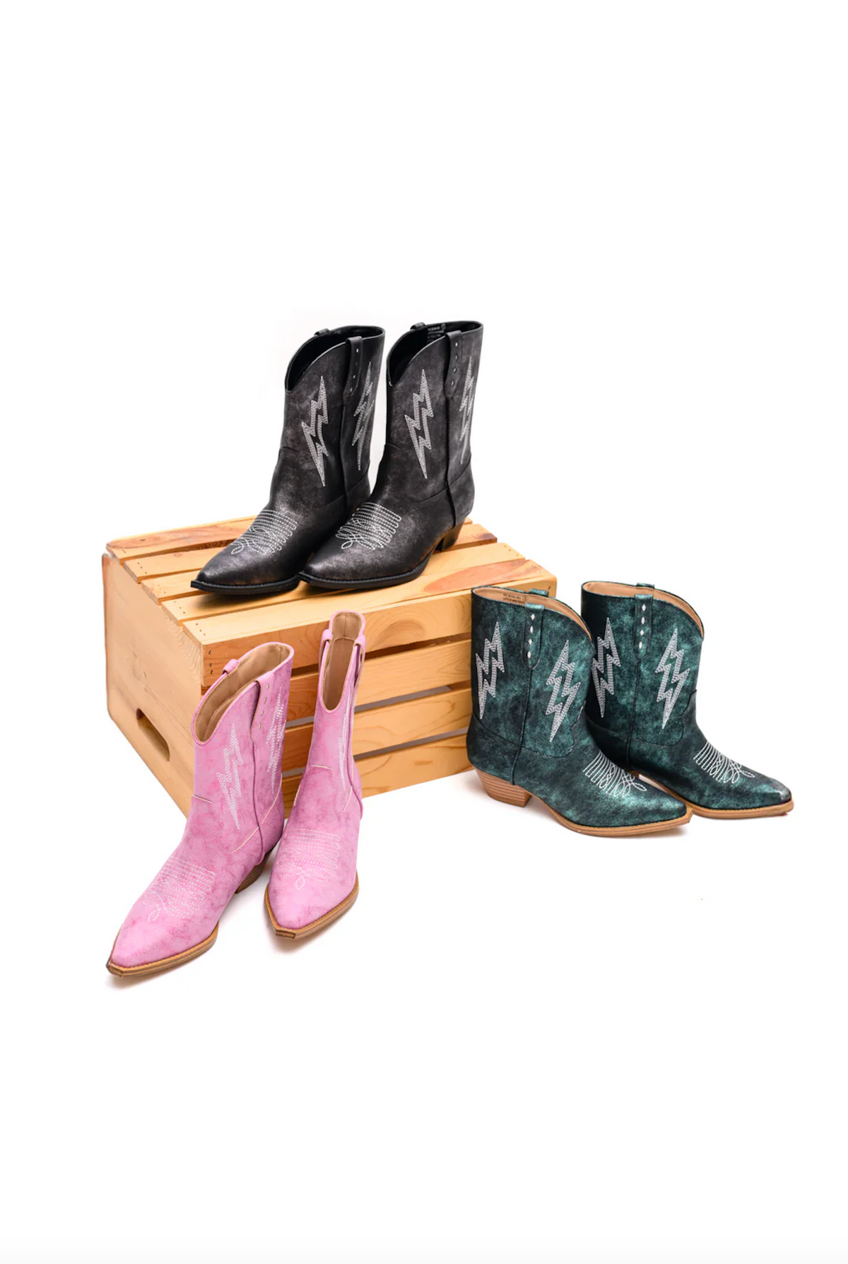 Bowie Metallic Boot in Black - Studio 653