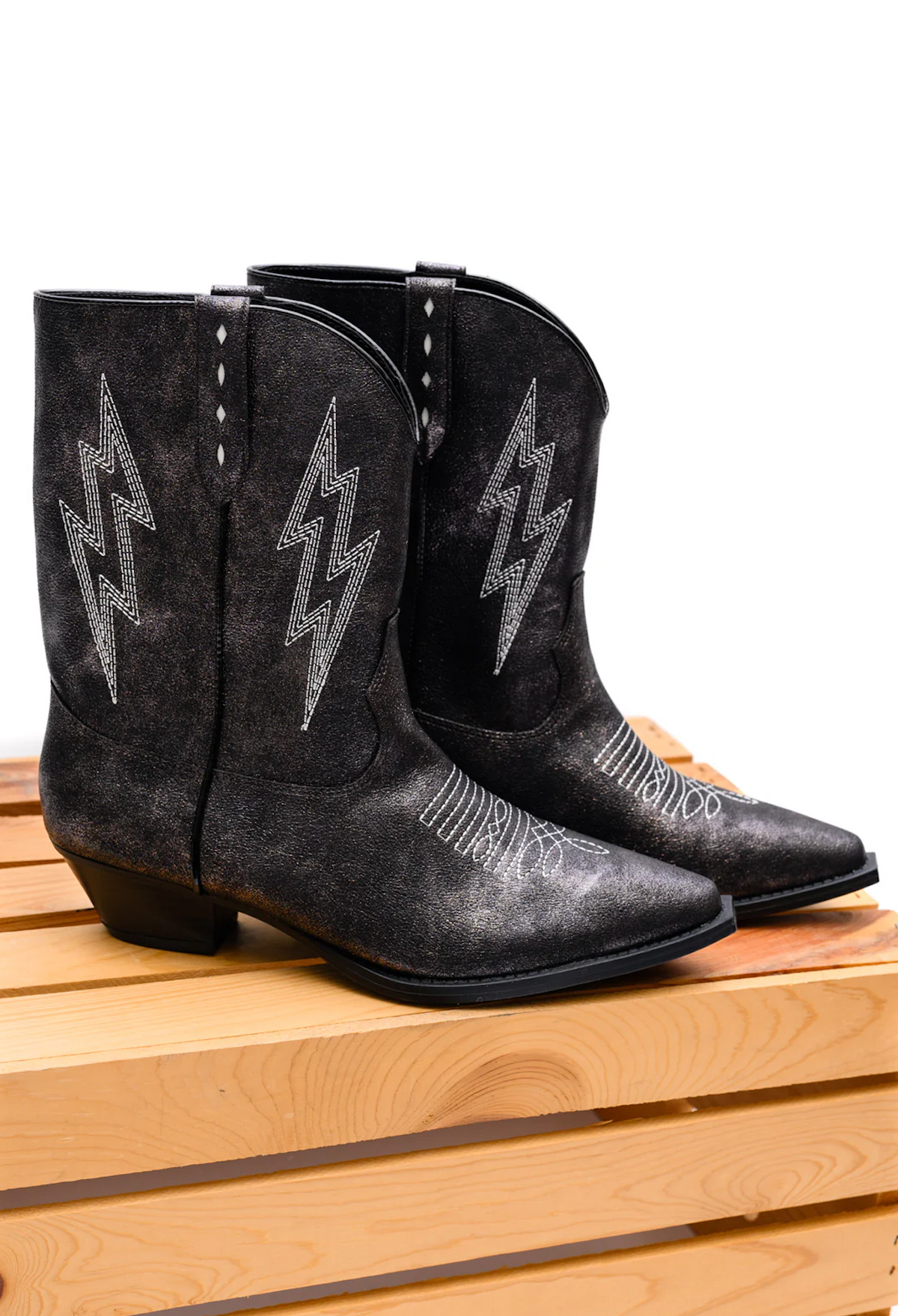 Bowie Metallic Boot in Black - Studio 653