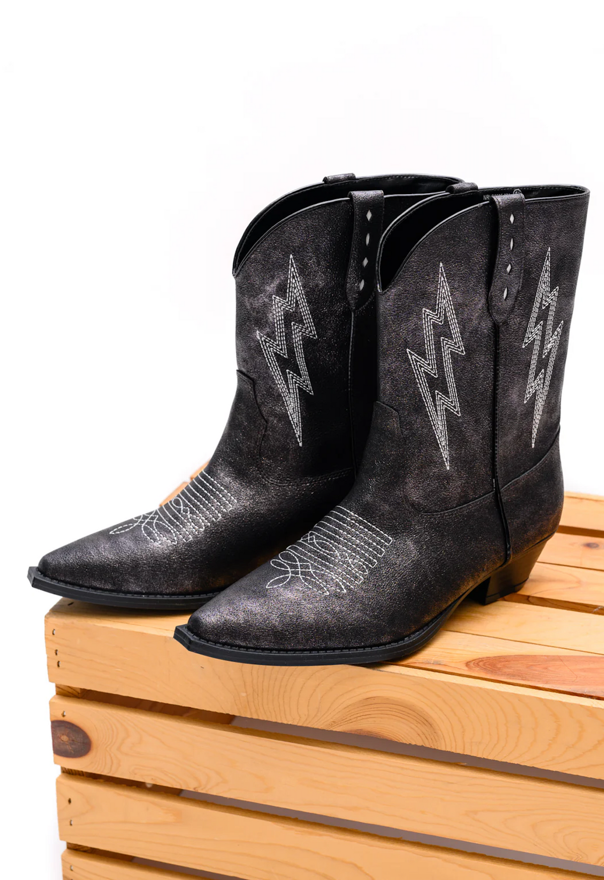 Bowie Metallic Boot in Black - Studio 653