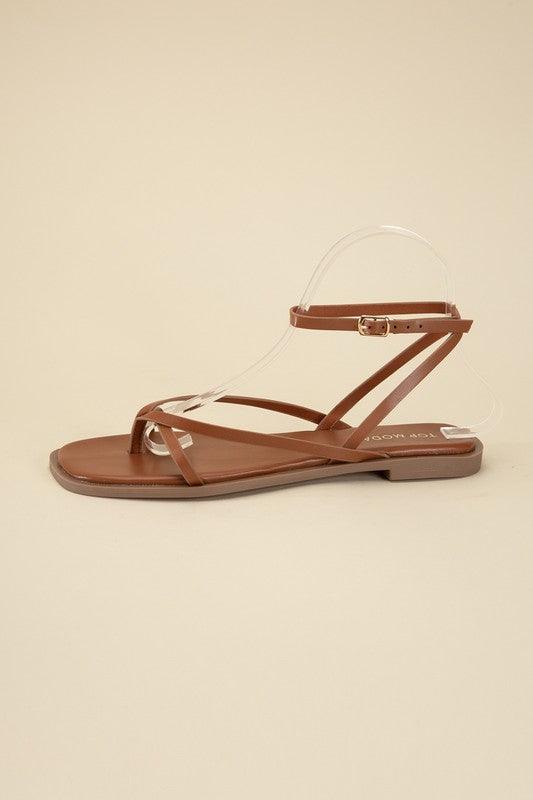 Elio Flat Strappy Sandal - Studio 653