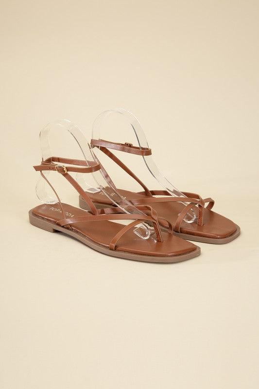 Elio Flat Strappy Sandal - Studio 653