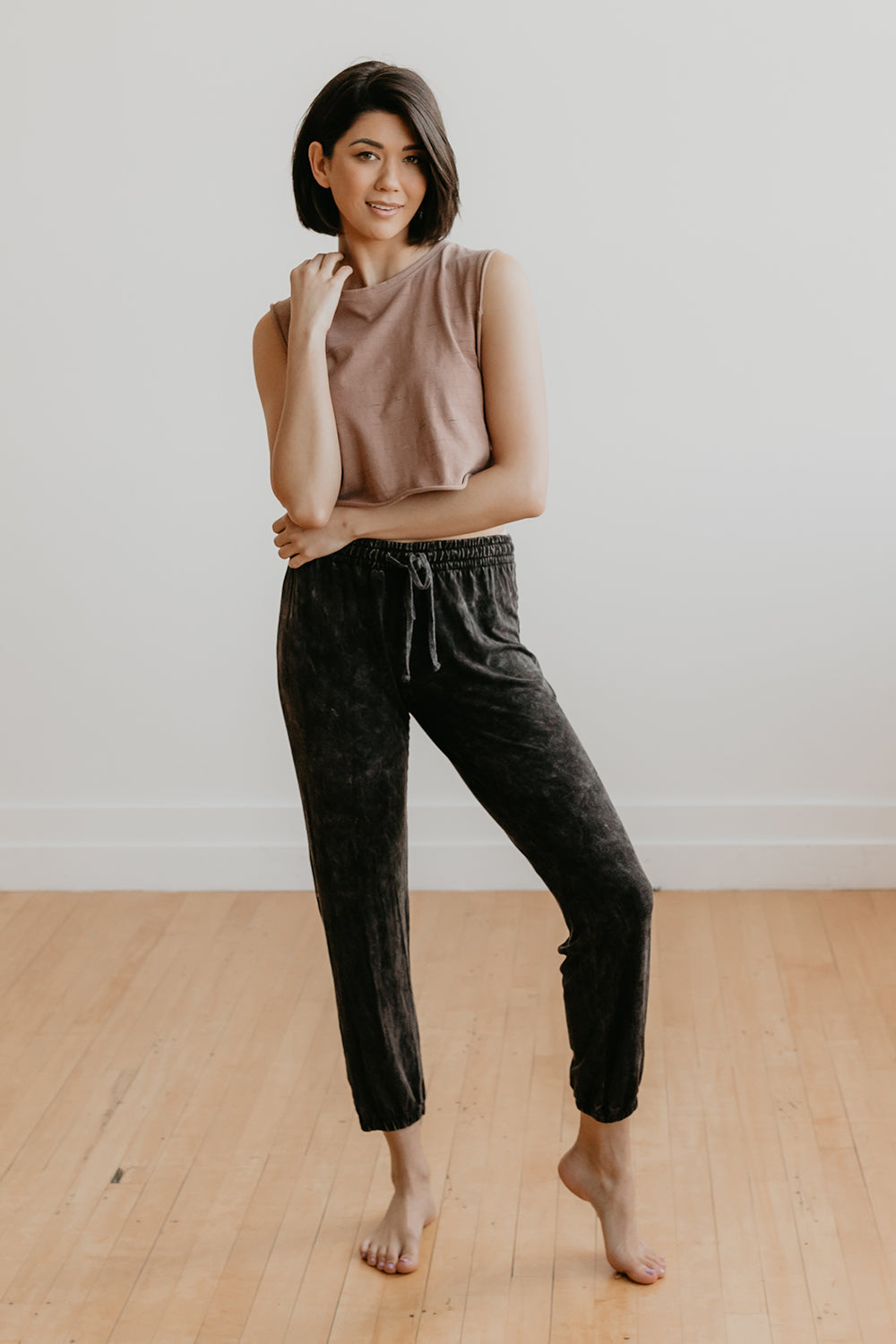 Black Melrose Sweatpants - Studio 653