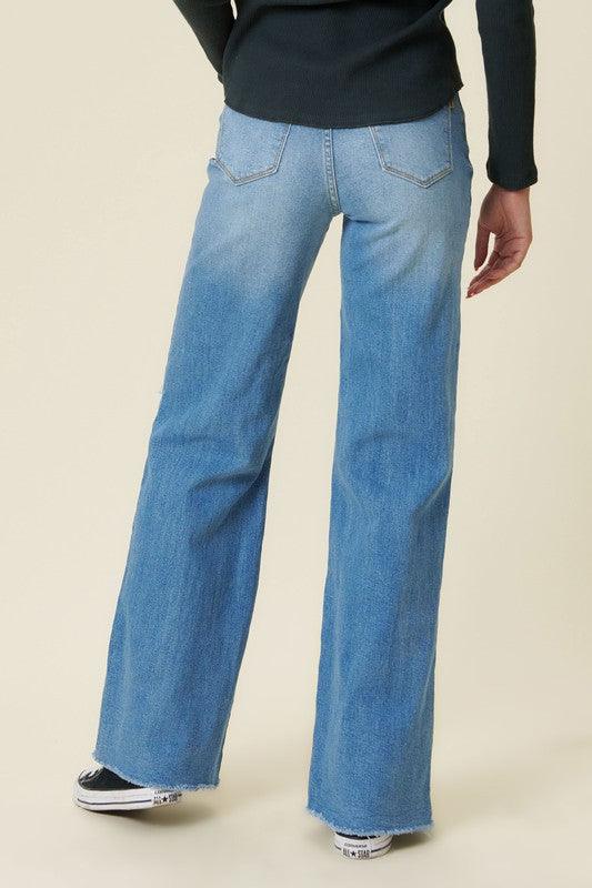 Distressed Wide-Fit Jeans - Studio 653