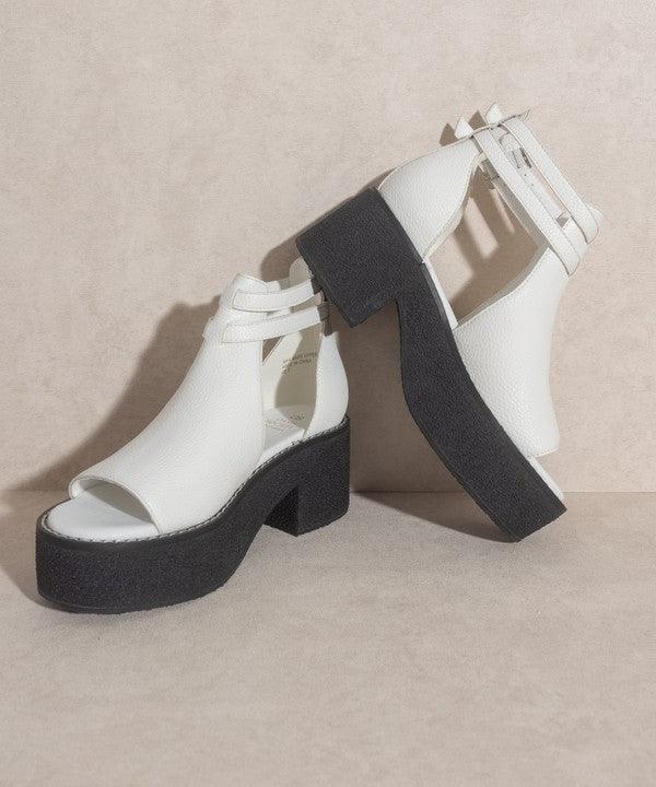 Elizabeth - Platform Strapped Sandal - Studio 653